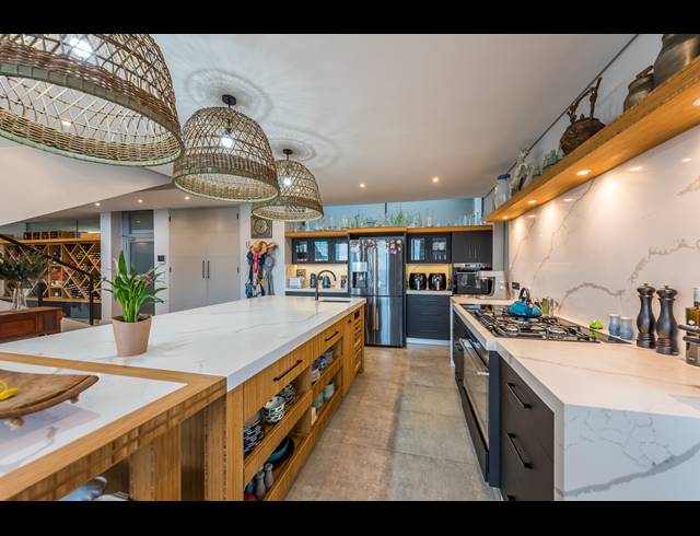 4 BEDROOM HOUSE FOR SALE IN PINNACLE POINT GOLF ESTATE